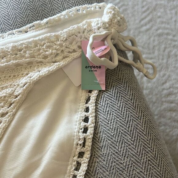 NWT Ardene white crochet bottoms Large - Picture 6 of 9